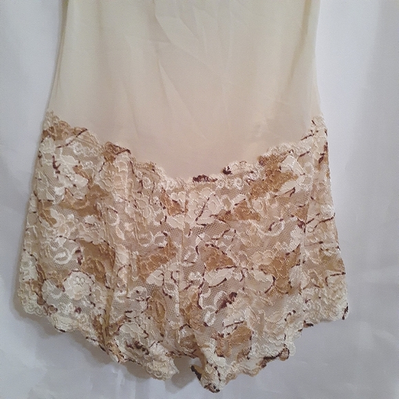 Vintage Lace Bodysuit - Picture 2 of 2